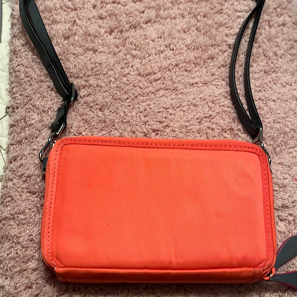 Vera Bradley Midtown RFID All-in-One Crossbody Bag in Coral Reef  Wristlet